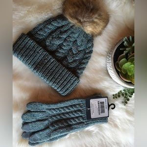 PENDLETON MERINO CABLE KNIT TEXTING GLOVE COLOR LIGHT AQUA
MERINO CABLE KNIT H…